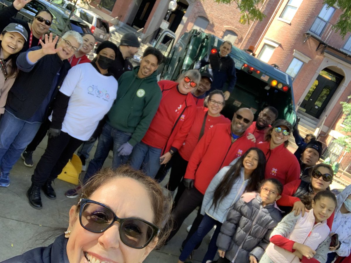 #VillaVictoria & #SouthEnd residents joined @IBA_Boston & @MaloneyProps team to clean O’Day Park on @MayorWu’s #LoveYourBlock day. We later had music, ice cream (TY @bostonpolice!) & fun at #PlazaBetances. TY to all who came! #itsabeautifuldayintheneighborhood #letsbuildit