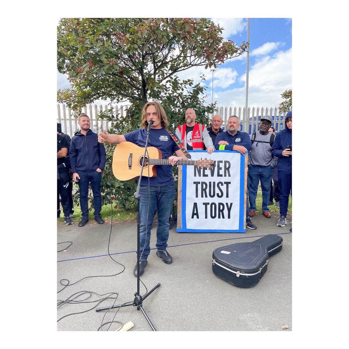 CultureCityJoe's tweet photo. Emotional afternoon filming @JamieWebster94 at the picket line with the Liverpool Dockers. https://t.co/Hm5oUf5lva