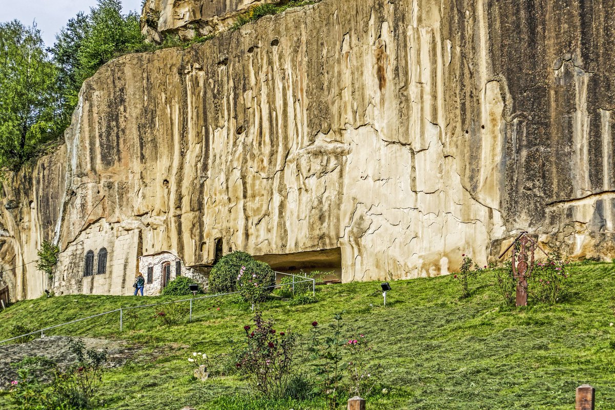 liliana_dorina's tweet photo. This Is My Romania ❤️
Argeș County
The Church Stone Ravens Monastery
https://t.co/JoLPsCOpAy
#România #oldmonastery #travelphotography #September2022
📸#PanasonicLumix
Good Evening Friends !! https://t.co/eBOuKJcbwv