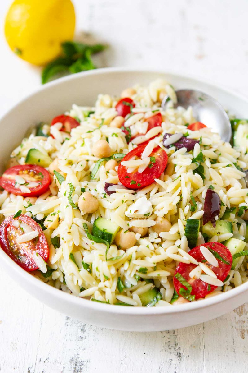 LEMON ORZO SALAD: Pasta salad recipes are ideal for potlucks, quick and easy to make and packed with so much flavor. Recipe: bit.ly/3BKce7W
