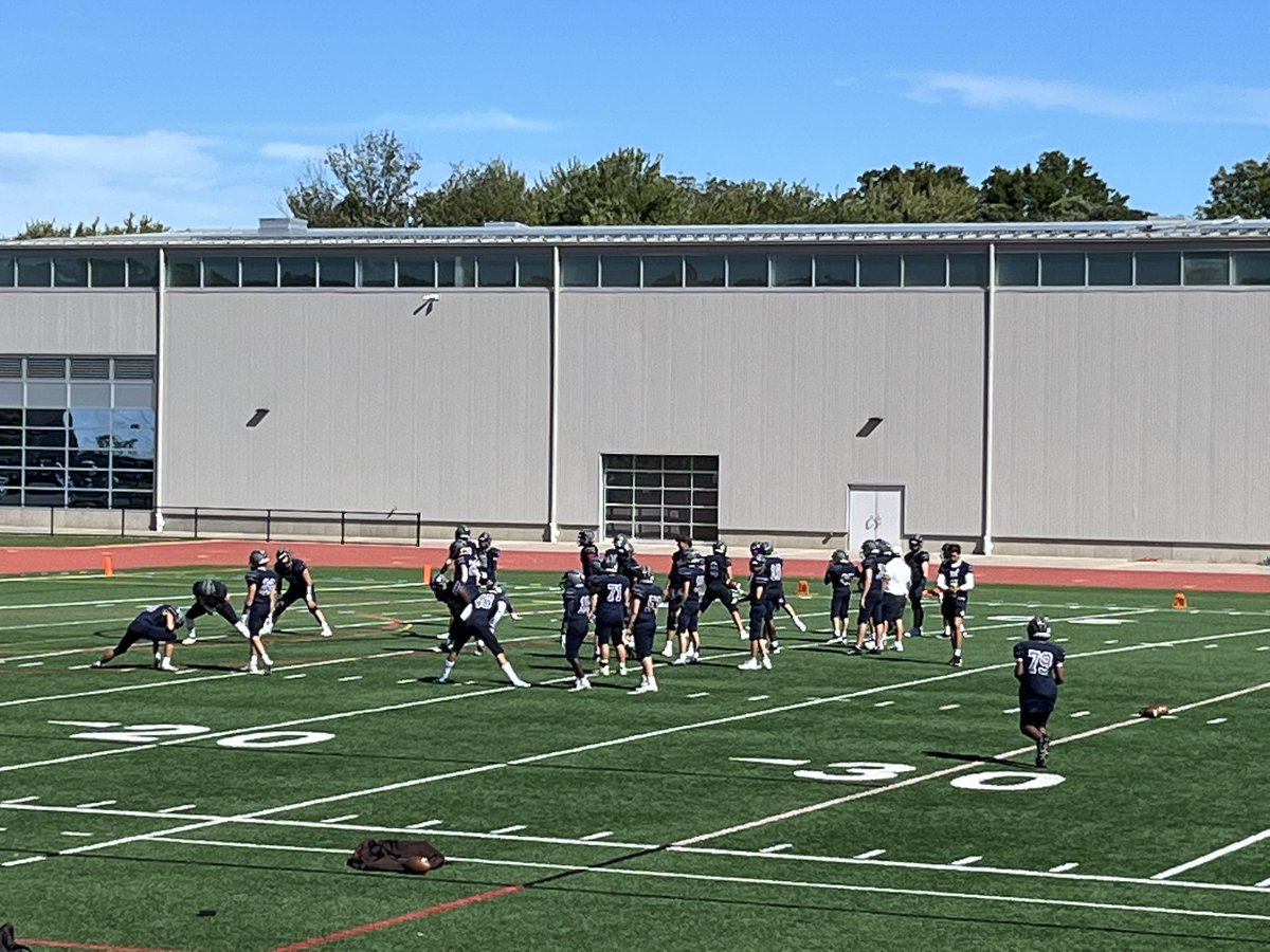 ElaineWeave13's tweet photo. Pingry Football #GoPingry @jasonweave12 #12 #PingryFootball https://t.co/MTTBBEqJ17