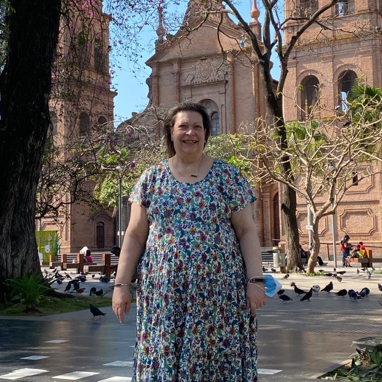 Un placer pasear por la plaza principal de Santa Cruz y visitar su catedral en el mes de su aniversario cívico. ¡Felicidades Santa Cruz!
#USABolivia❤️