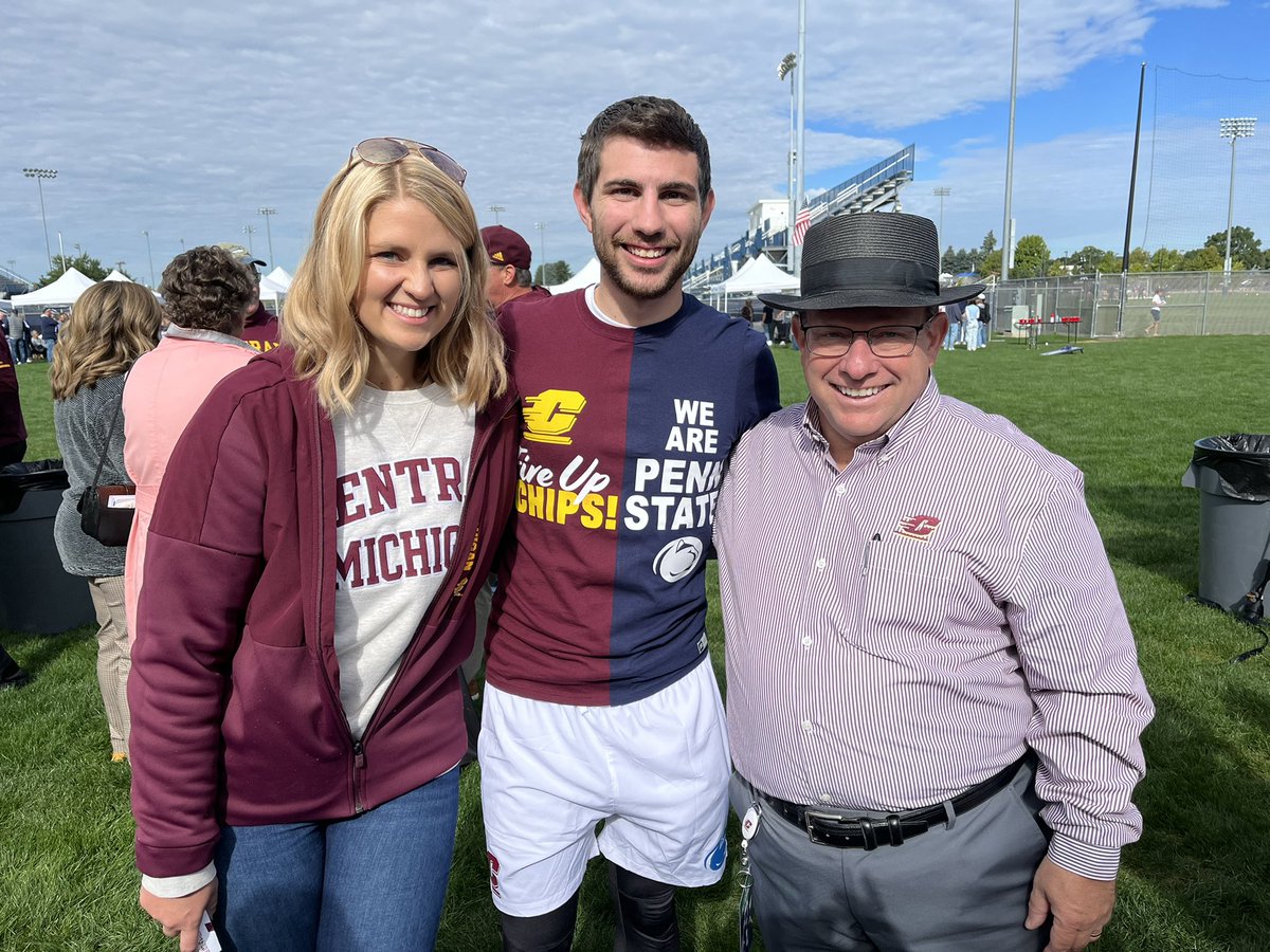Great to meet up with CMU alumni (including Brandon McDonald who is a current PSU grad student) prior to the CMU vs Penn State game!

FIRE UP CHIPS!