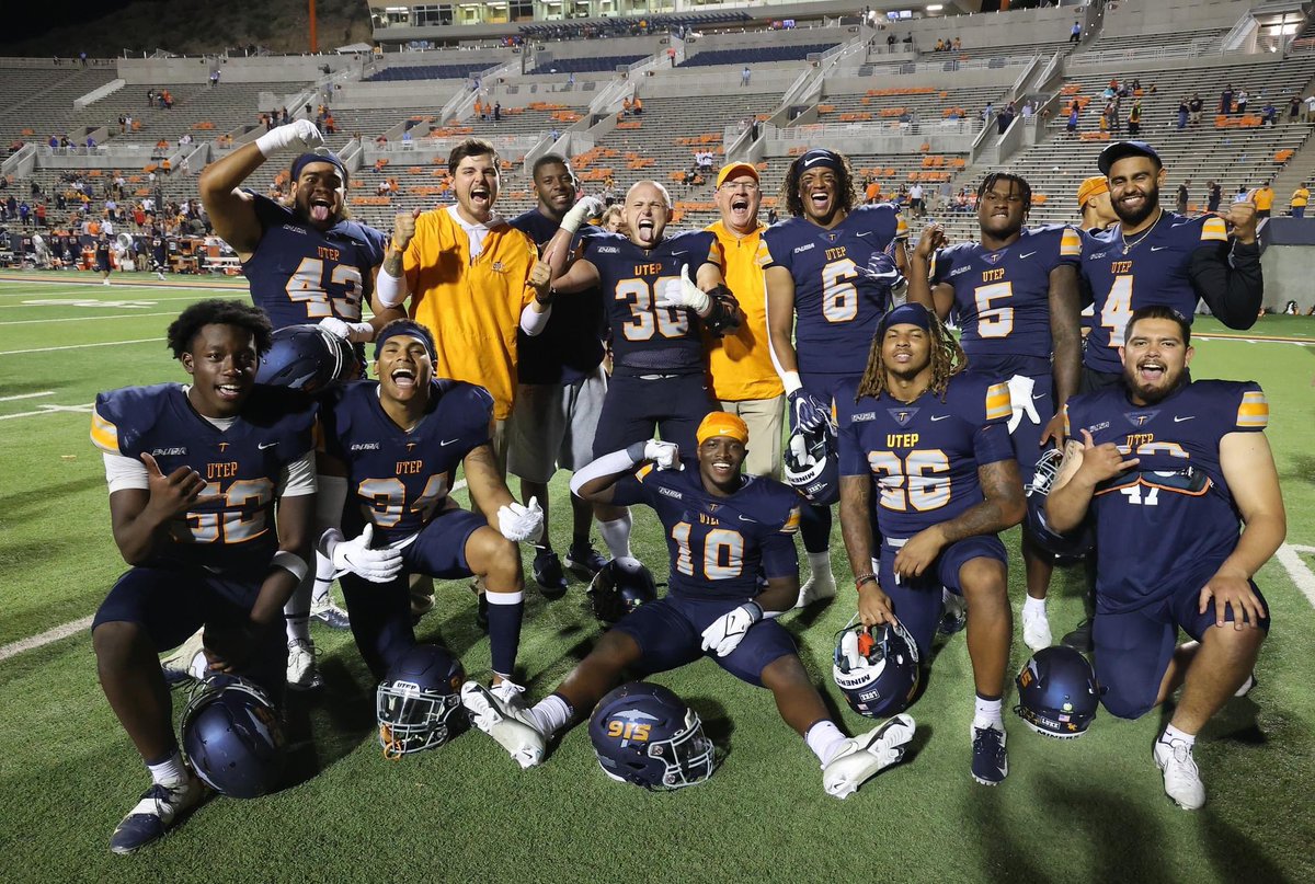 BridgerWest's tweet image. Dominant team win last night with some incredible men! Miners all the way!!
⛰⛏ #PicksUp #RiseUp915