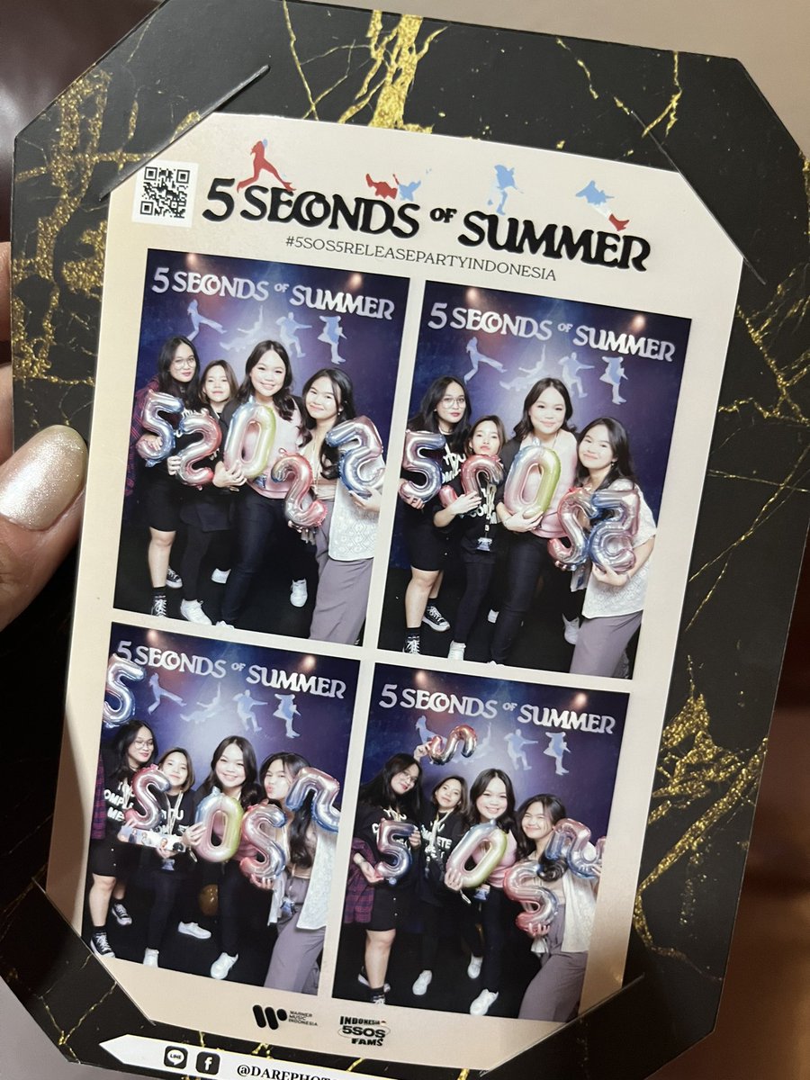 5SOSUpdatingWW_'s tweet photo. Part 2 of the #5SOS5ReleasePartyIndonesia https://t.co/buh8Y59o4X