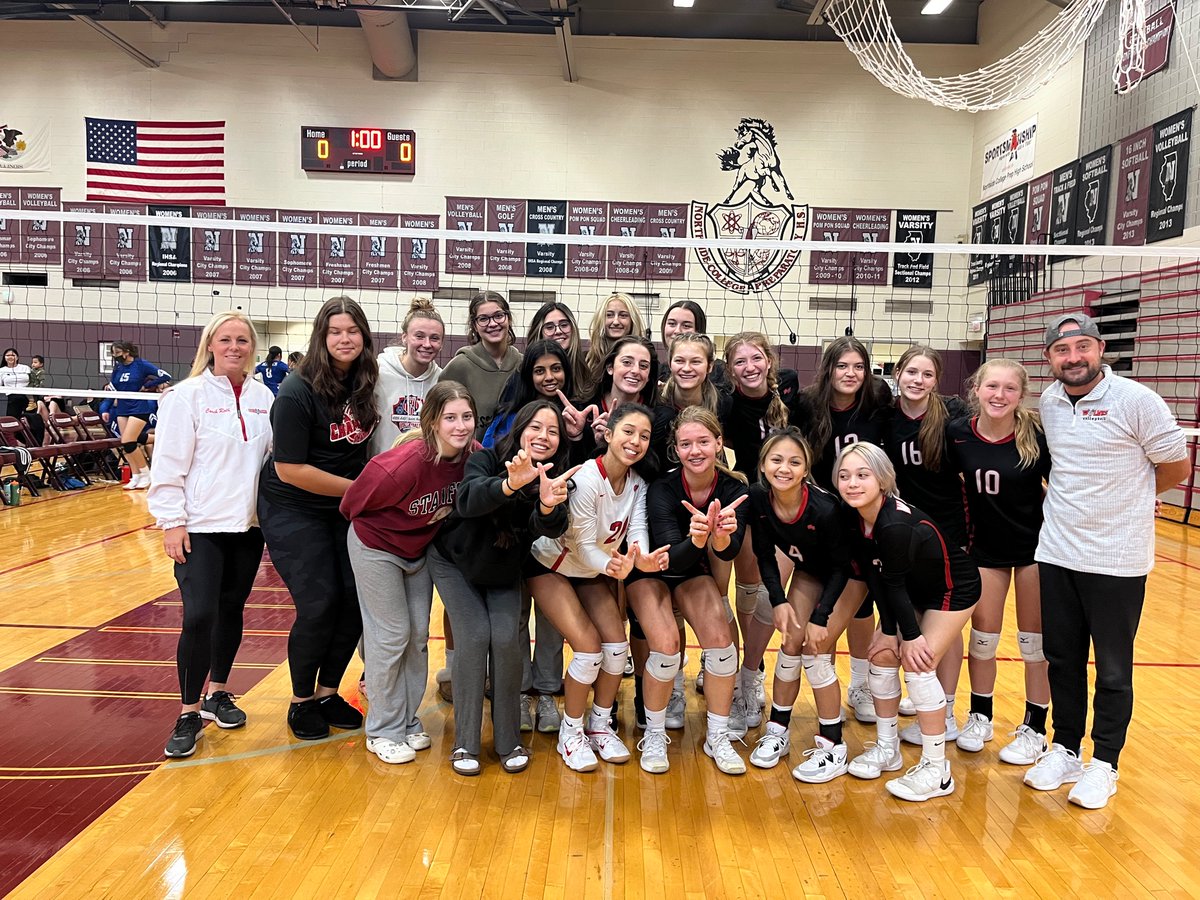 NWGirlsVball's tweet photo. These girls came to play today! Finished 1st Place and went 5-0 in the Northside Prep Tournament today. #champions #slurpeetime #bestgroupofgiirls#wolfpack
@WolvesD219
@NTHSD219 https://t.co/mMBLb1E281