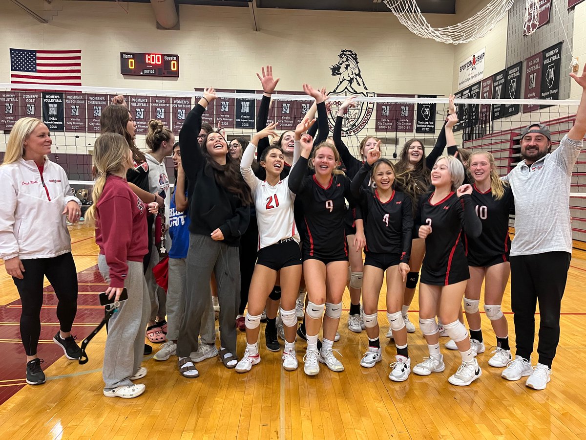 NWGirlsVball's tweet photo. These girls came to play today! Finished 1st Place and went 5-0 in the Northside Prep Tournament today. #champions #slurpeetime #bestgroupofgiirls#wolfpack
@WolvesD219
@NTHSD219 https://t.co/mMBLb1E281