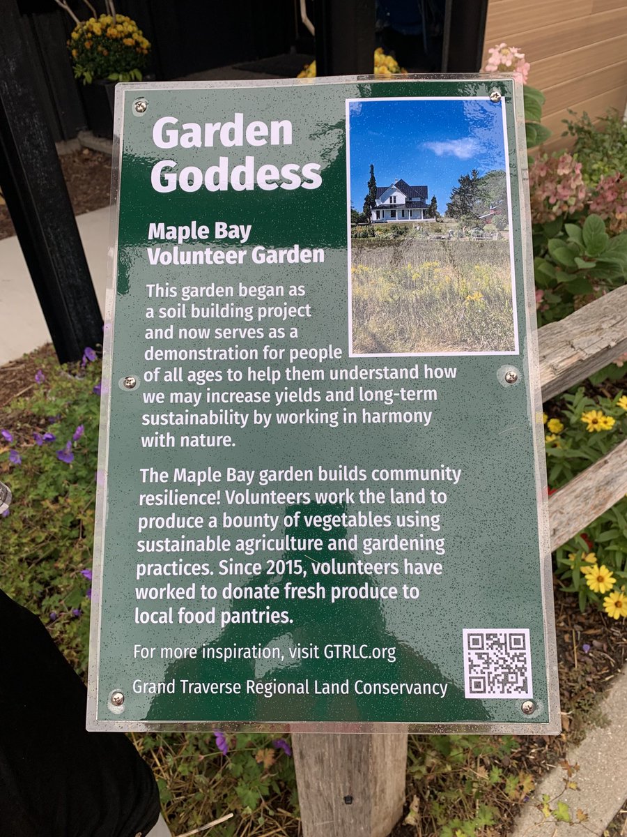 LauraAsialaCSR's tweet photo. So much goodness in the #GreatLakes. Sustainable farming & feeding hungry people. #GrandTraverse #LandConservancy #LakeMichigan #Sustainability cc โฆ@lwelmore0320โฉ https://t.co/c6MkjdPTrv