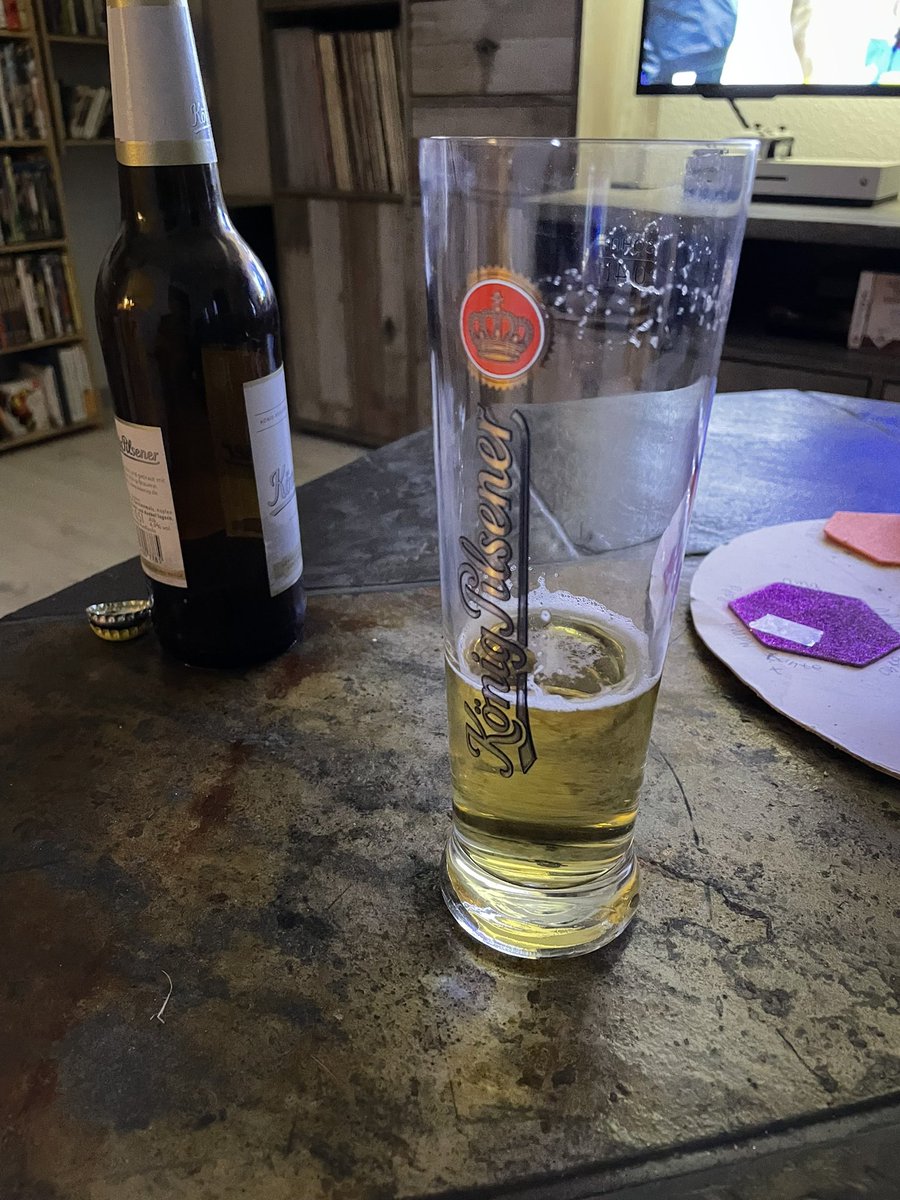 Frolbu's tweet photo. @nikfsninety8 Blau weiße Grüße und Prost 🍻 https://t.co/rl8GbgwhyM