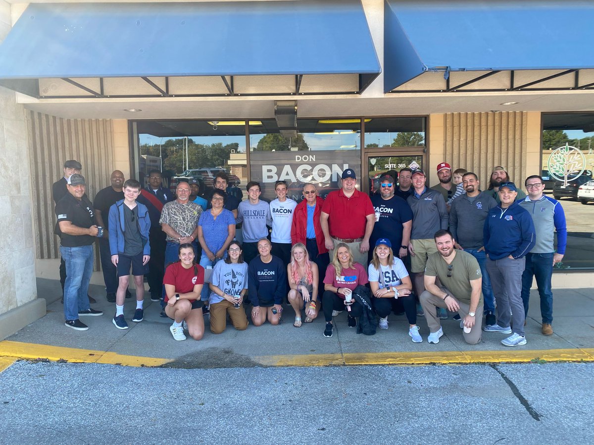 bradley_pitman's tweet image. Today our team of volunteers rallied in support of our Republican candidates, including @DonJBacon . Without our volunteers, our grassroots mission would not be as successful as it has been. #LeadRight