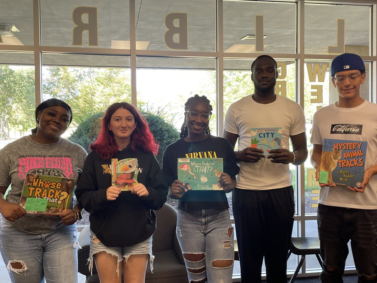mwsulibrary's tweet photo. @mwsu_bsu @mwsu_alas @mowestnaacp  Thanks to our student readers for reading the stories during the Family Day Library Story Hour https://t.co/AzmUnLOptN
