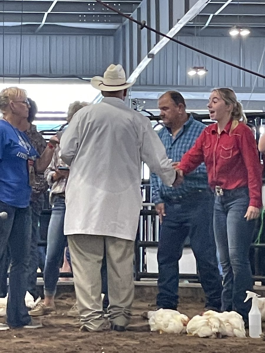 That moment you know your going to auction. Way to go Sophie! <a href="/fbcfair/">Fort Bend CountyFair</a> #GreatDayTobeaCougar #WeAreKHS