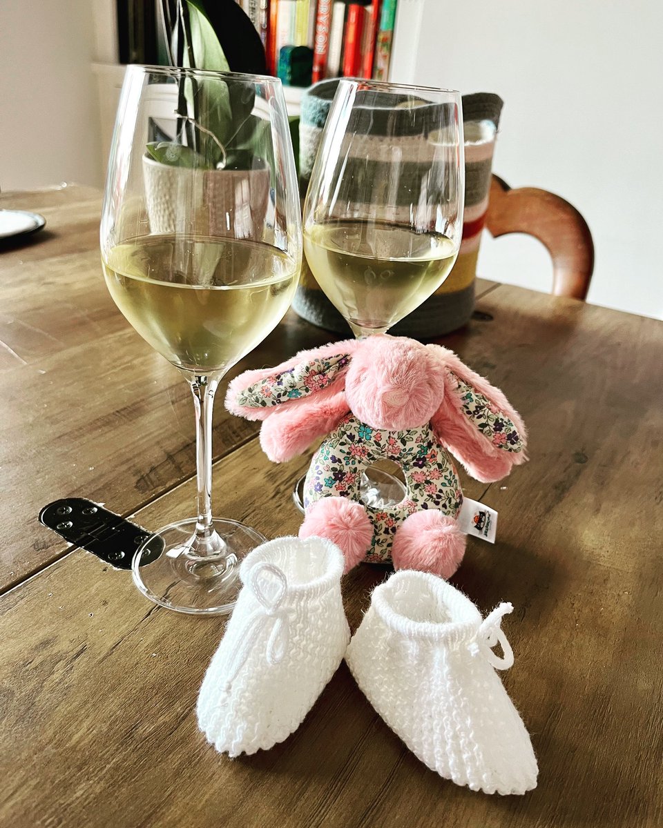 DonnaLWatkins's tweet photo. 2/2..but it’s a privilege to finally have become parents ❤️We’ve had some wonderful love from lots of you over the past few weeks &amp; I apologise for the lack of response! It’s been a bit crazy. But family Beresford are now back up and running as a 4 (Missy Cat incl obvs)
Big love! https://t.co/4a2horaOWj