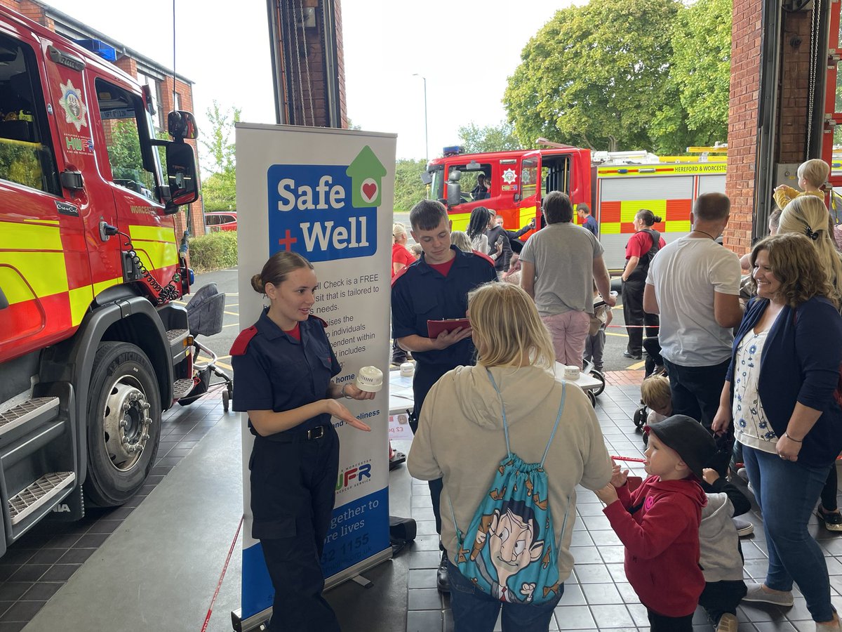 Droitwich Fire Cadets tweet media