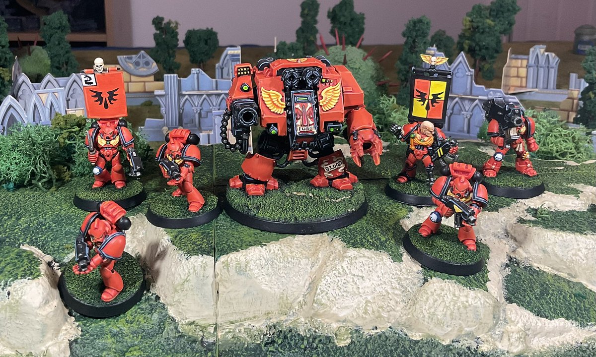 Necoho_Doubter's tweet photo. I’ve also done some reinforcements for the Blood Angels - a Dreadnought and a Techmarine. #PaintingWarhammer #WarhammerCommunity #WARHAMMER40000 #bloodangels #spacemarines https://t.co/K1VMPH8Wfn