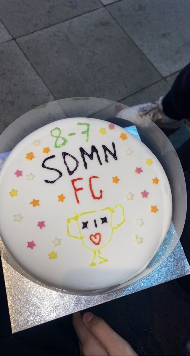 cxlxmityy's tweet photo. made a celebratory cake🥳🥳🥳 #SidemenCharityMatch https://t.co/BLfJ7EBx7v