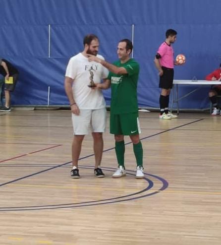 CERDANYOLAFC's tweet photo. Ooooouh YEEEEEEEES!
Victòria per 7-2 en el nostre primer partit de lliga a #Guiera. Segona jornada consecutiva sumant +3 PUNTASSOS! I entrega del trofeu al pichichi de la temporada passada, el nostre Albadalejo!
I com sempre GRÀCIES afició💚 #somhiverds https://t.co/I7O3pRIYDD