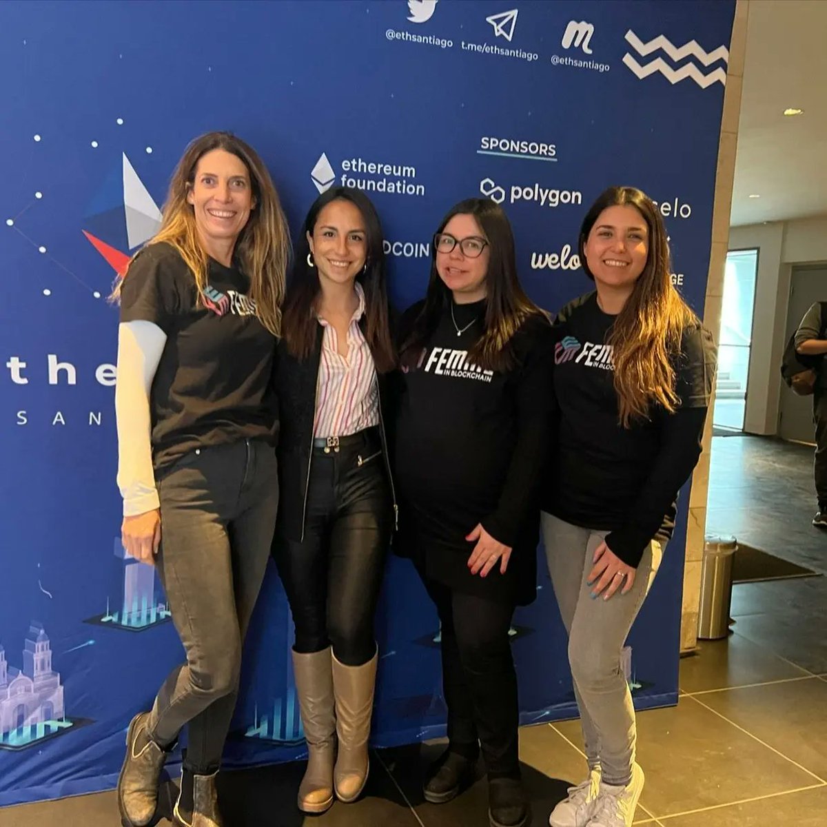 karibaezg's tweet photo. 2 Días intesivos de Blockchain , terminando con un muy buen Bootcam en @negocios_uai . Tremenda organización por parte de @ethlatam 👏 @cristpereirag . Y crecando comunidad con mujeres de @femmeinblockchain  👏 agradecida por tanto aprendizaje !!

#ethereum https://t.co/ChQzM3HFQO