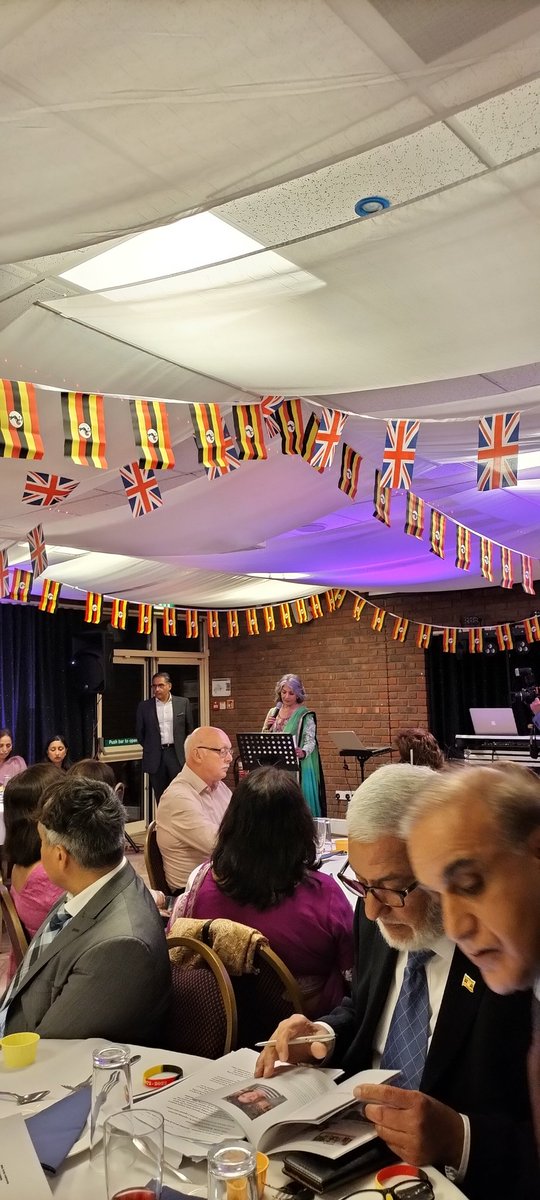 KunjappyHer's tweet photo. #Uprooted50yearsago #NewburyRugbyClub #DinnerandDanceEvent #PragnaHay @BrownAlibhai @NewburyToday @BBCBerkshire https://t.co/51VJZSyucn