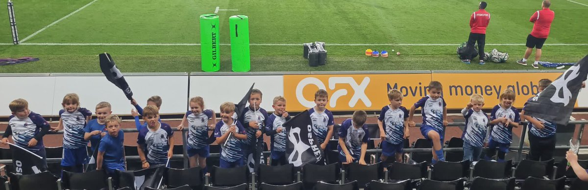 HYC_MJ's tweet photo. Nice to see the Cyw M&amp;Js at the ospreys guard of honour.  #upacyw https://t.co/N5XP15Srfy