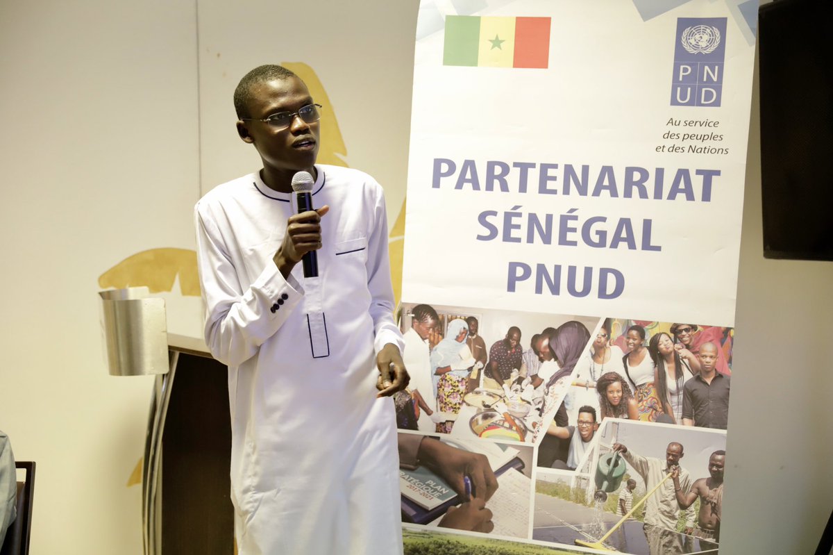 BOCS_PP2050's tweet photo. L’étude d’impact de la répartition des ressources pétriolières et gazières au #Sénégal dirigée par @BayeElimaneGue1 (Coordonateur du PSISE au #BOS) et son équipe a été techniquement validée ce samedi 24 septembre 2022 et sera présentée en conseil des ministres
-
#petrole #gaz https://t.co/cAadPECBVU