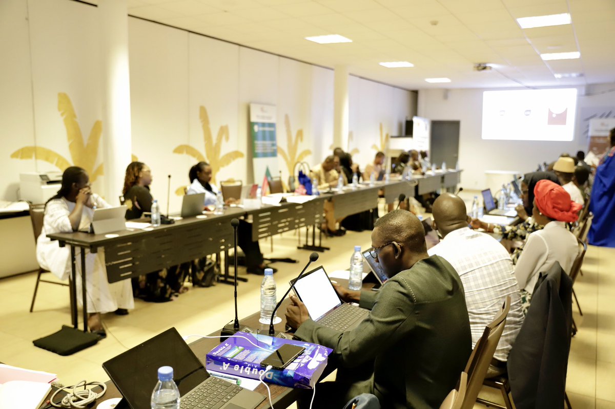 BOCS_PP2050's tweet photo. L’étude d’impact de la répartition des ressources pétriolières et gazières au #Sénégal dirigée par @BayeElimaneGue1 (Coordonateur du PSISE au #BOS) et son équipe a été techniquement validée ce samedi 24 septembre 2022 et sera présentée en conseil des ministres
-
#petrole #gaz https://t.co/cAadPECBVU