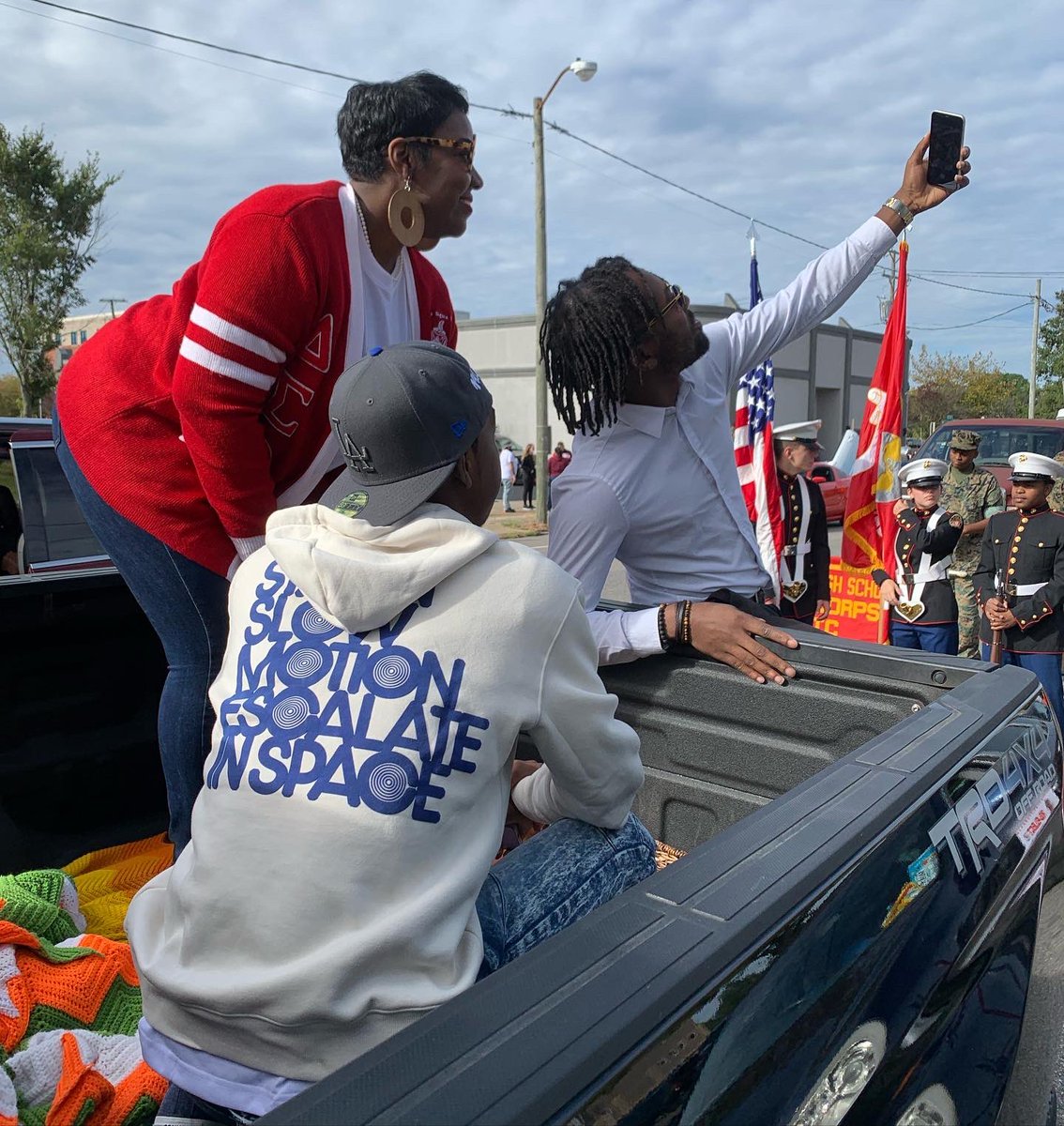 NadariusClarkVA's tweet photo. Came to downtown Portsmouth to join in the Fishbowl classic this morning! Last time I was in this parade as part of I.C Norcom High school’s Versatile 100 marching band! Now, as a Virginia State Delegate but I kept my Norcom colors!
#VADelegate #FishbowlClassic #Powertothe757 https://t.co/xMTDcy0006