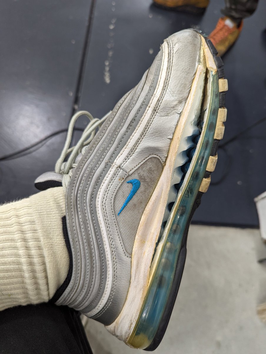 Herbert_sof's tweet photo. @Nike ya wrong for this one. They been sitting in the box for 6 years, I bring them out for a walk and look what happen. https://t.co/2Ix5tJePZB