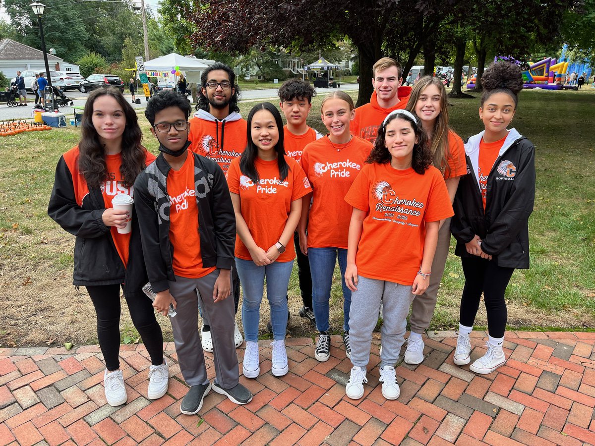 Cherokee_HS's tweet photo. Thank you to our Renaissance students for volunteering at Evesham Township's annual Harvest Festival🍂🍁 https://t.co/fo5vShCFM8