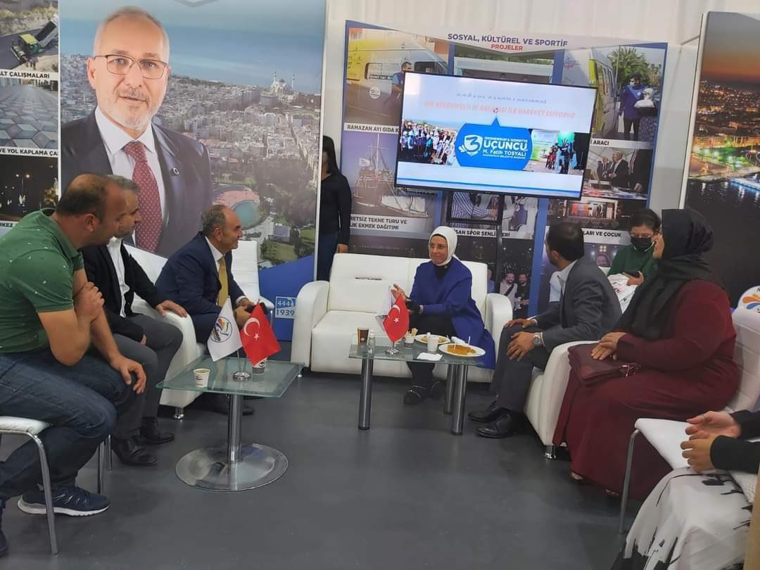 akkadinistanbul's tweet photo. 📍Maltepe 

#YüzYüze100Gün İstanbul'u dinliyoruz.

İstanbul Milletvekilimiz @RavzaKavakci, Maltepe teşkilatımızla birlikte vatandaşlarımızla buluştu.

Büyük Türkiye idealimiz için gece gündüz demeden çalışmaya devam edeceğiz. https://t.co/kVAsQquB5J