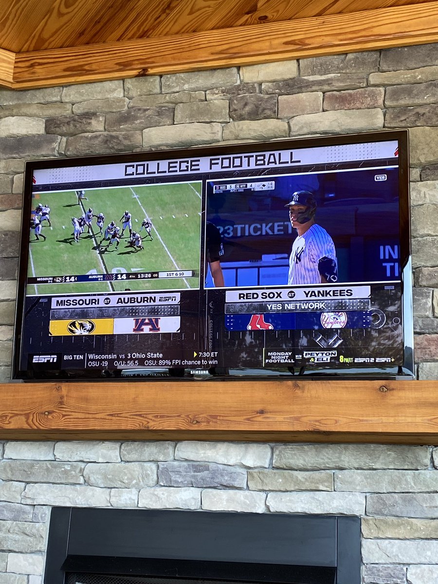 Fuzzzzy_Bear's tweet photo. @ESPNCFB @espn stop with the baseball please!!!! https://t.co/GmigGiPBEB