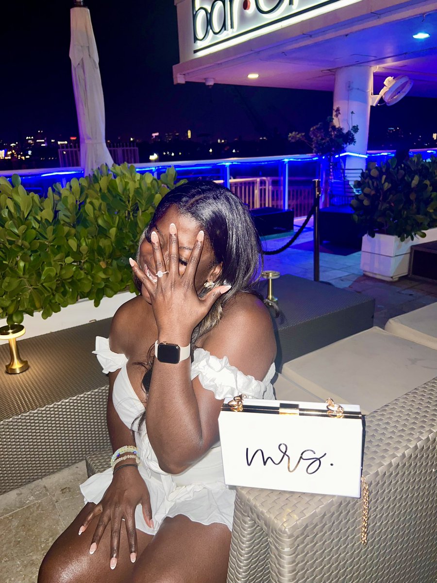 __meganleighh's tweet image. T-28 days til Mrs. Flowers 💍👰🏾‍♀️🤍 #theflowerslifestyle #octobersown #102222