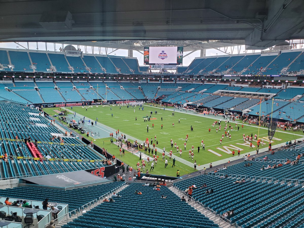 PMSports7's tweet photo. Nothing like college gameday. Join me and @alex_bitchatchi over on WVUM 90.5 FM or https://t.co/QbM5umd0ln for no. 25 Miami (2-1) vs. Middle Tennessee State (2-1). Pregame starts at 3:15 for a 3:30 kickoff.

#CanesFootball #Miami #Hurricanes https://t.co/jOSWiH45s1