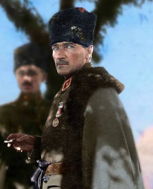 ridvann_00's tweet photo. @WaIIpaperHD @ononedebiyat Mustafa Kemal ATATÜRK ❤️ en iyisi https://t.co/FbGJmtsJDE