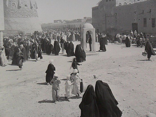__UWLilljcl's tweet photo. @SaudiNews50 لم تكن نساؤنا متبرجات سافرات وقت توحيد البلاد !

أرجعوا للتاريخ وأنقلوا عنّا الحقيقة !

لا تُزيفونا وتخرجونا أمام العالم بما ليس فينا !

 لا حول ولا قوة إلا بالله ! https://t.co/tVmSrxmPcq