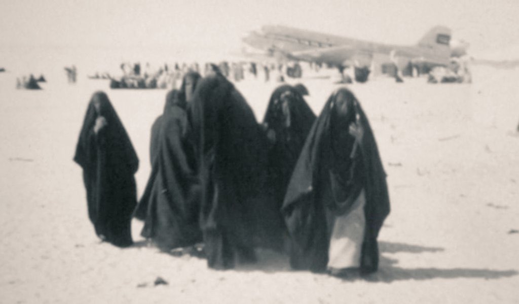 __UWLilljcl's tweet photo. @SaudiNews50 لم تكن نساؤنا متبرجات سافرات وقت توحيد البلاد !

أرجعوا للتاريخ وأنقلوا عنّا الحقيقة !

لا تُزيفونا وتخرجونا أمام العالم بما ليس فينا !

 لا حول ولا قوة إلا بالله ! https://t.co/tVmSrxmPcq