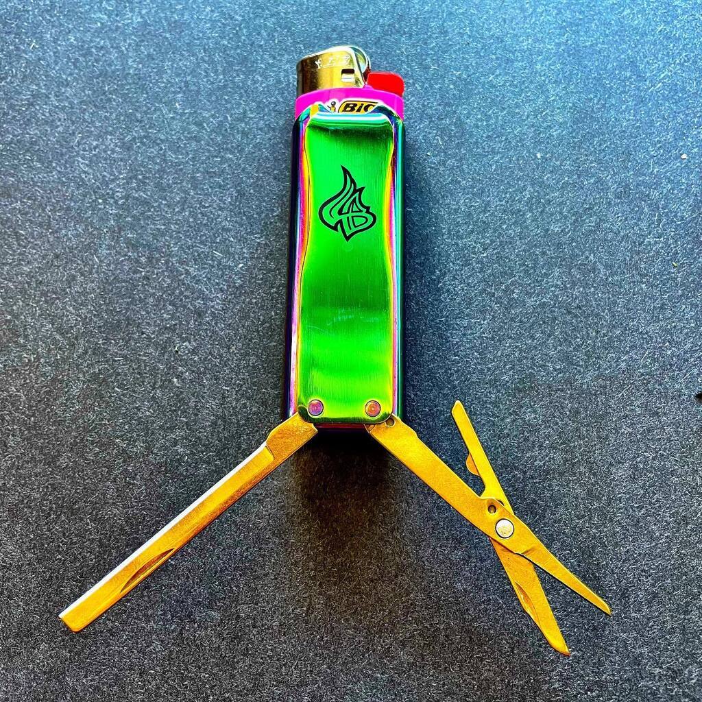 LighterBro tweet media