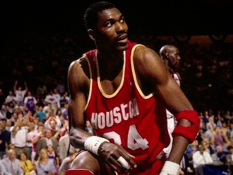 HoopersBR_'s tweet photo. THREAD - ANÁLISE INDIVIDUAL #3

- Hakeem Olajuwon: O Melhor Two-Way da História. https://t.co/4q6f1iYmdx