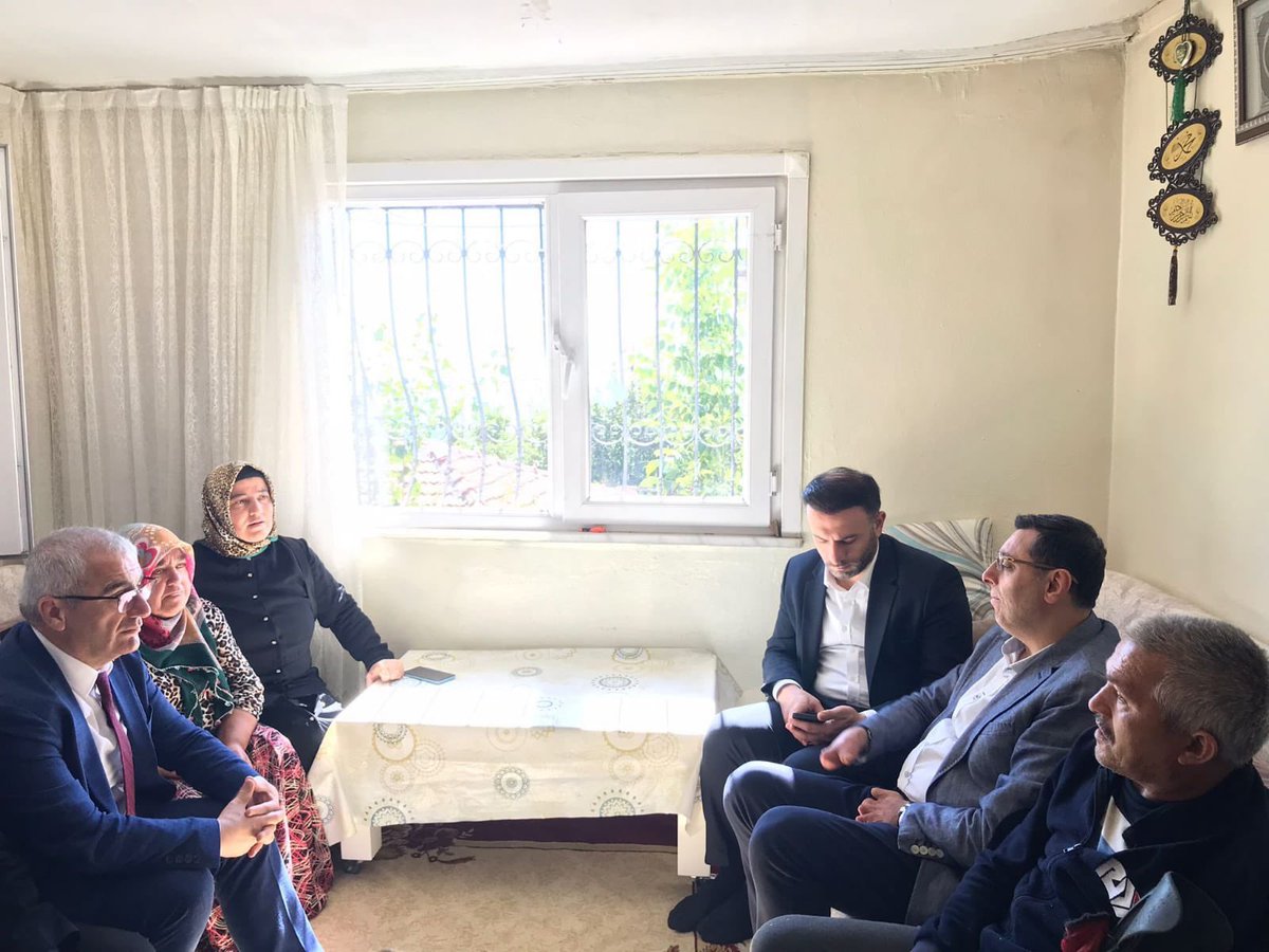 akkadinistanbul's tweet photo. 📍Maltepe

#YüzYüze100Gün İstanbul'u dinliyoruz.

Milletvekillerimiz @fsdenizolgun, @AvSerkanBayram, @mustafaatas ve @HulusiSenturk Maltepe teşkilatımızla birlikte vatandaşlarımızla buluştu.

Daha güzel yarınlar, daha büyük hedefler için durmak yok! https://t.co/CBDtLTHy5S