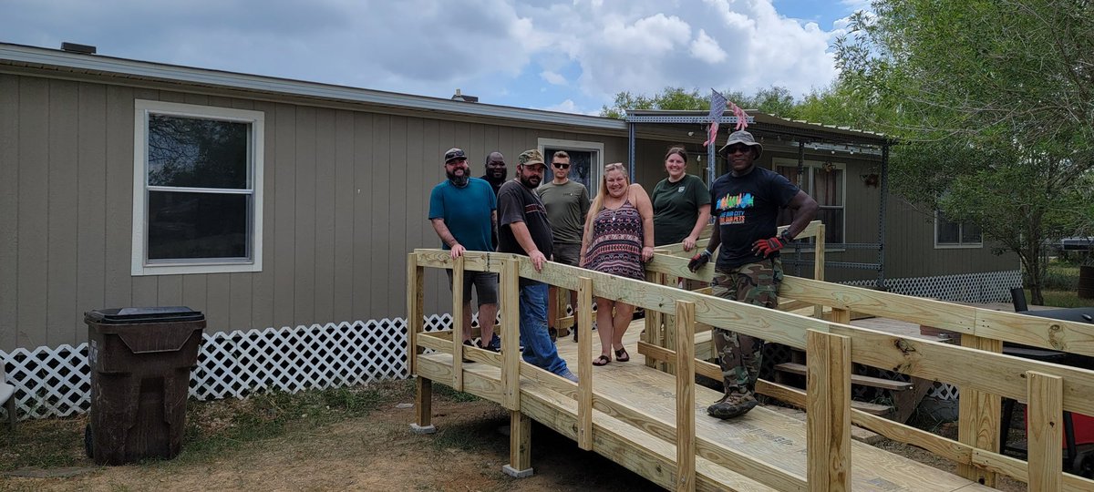 carr_deannaups's tweet photo. Another ramp built with @TexasRamps ❤️📦 #TexasRampProject #UPS #WIO https://t.co/BH6kdYwb7a