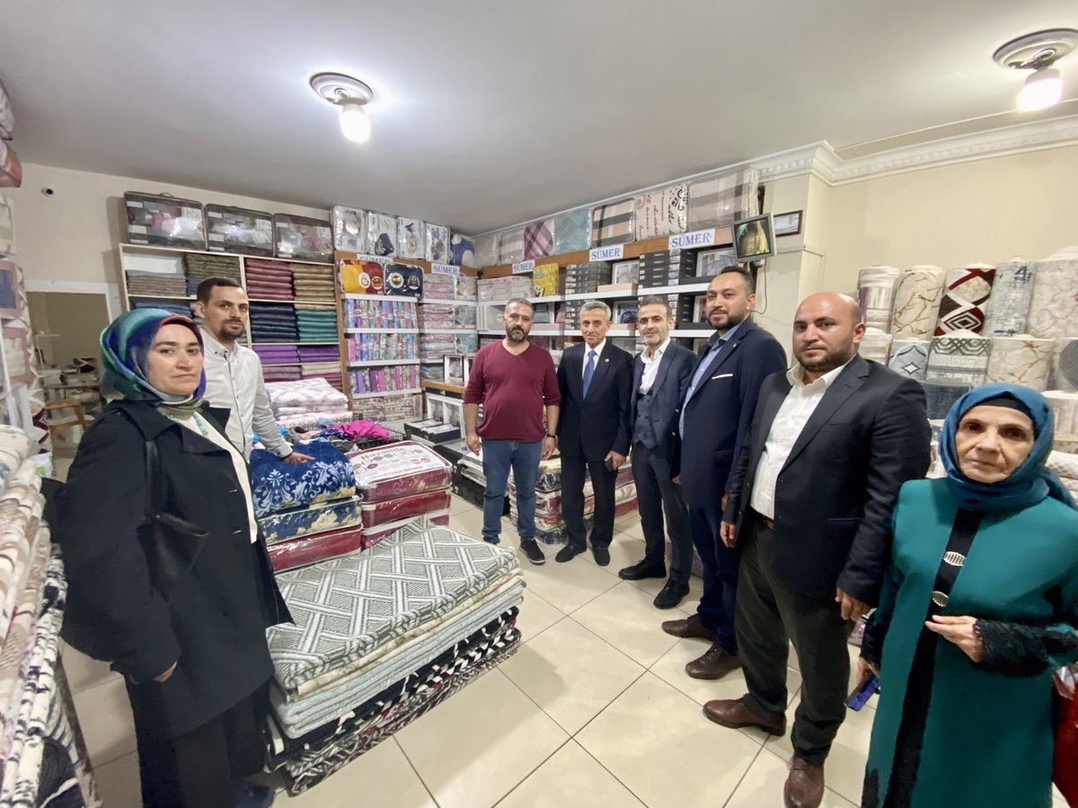 akkadinistanbul's tweet photo. 📍Sultangazi

#YüzYüze100Gün İstanbul'u dinliyoruz.

Milletvekilimiz @satiroglu2018, @ackilic76, @hasanturantr ve @SIRIN_UNAL Sultangazi teşkilatımızla birlikte vatandaşlarımızla buluştu.

Büyük Türkiye idealimiz için gönüllere ulaşmaya devam edeceğiz. https://t.co/mVPz9eNRaU