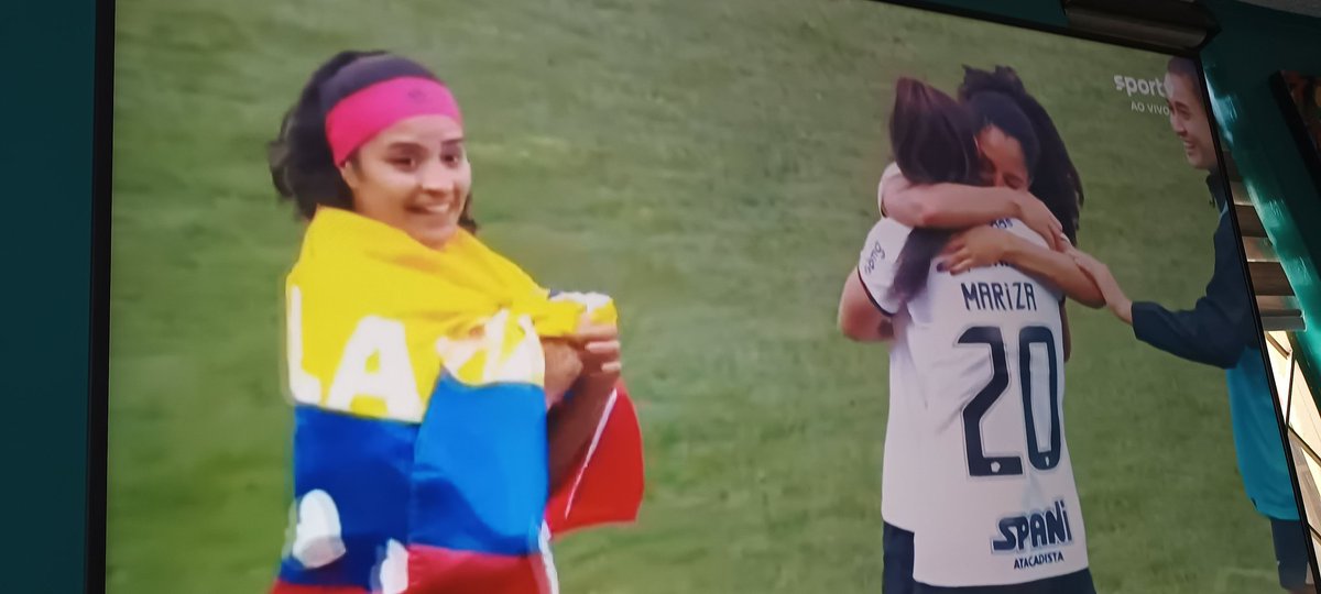 andreaperalta3's tweet photo. Una colombiana muy 🦁 es campeona en en Brasil con @SCCPFutFeminino.  Grande abrazo @LianaSalazar11 
Parabens @arthurelias 🇨🇴🇧🇷 https://t.co/Vrxtp8pwym