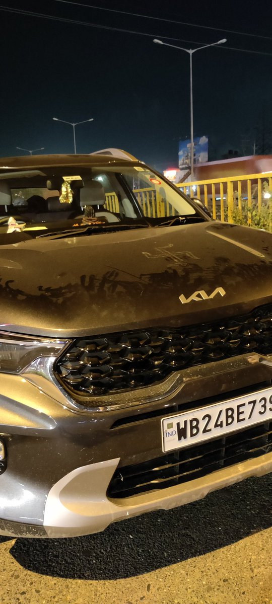 Sushant72043238's tweet photo. @Kia_Worldwide @KiaInd This is what we are getting after expending our lifetime income... My friends KIA SELTOS got stuck after running 1850KM only. We are stuck away from our house... @KiaInd Need your argent help and customer support right now... https://t.co/9Mhman28Z2