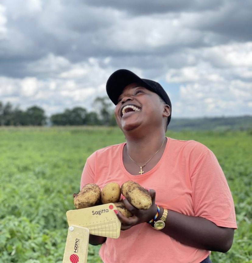 KazunguMireille's tweet photo. Like and retweet if you agree that women play a vital role in agriculture sector. https://t.co/CwEYShdG0a