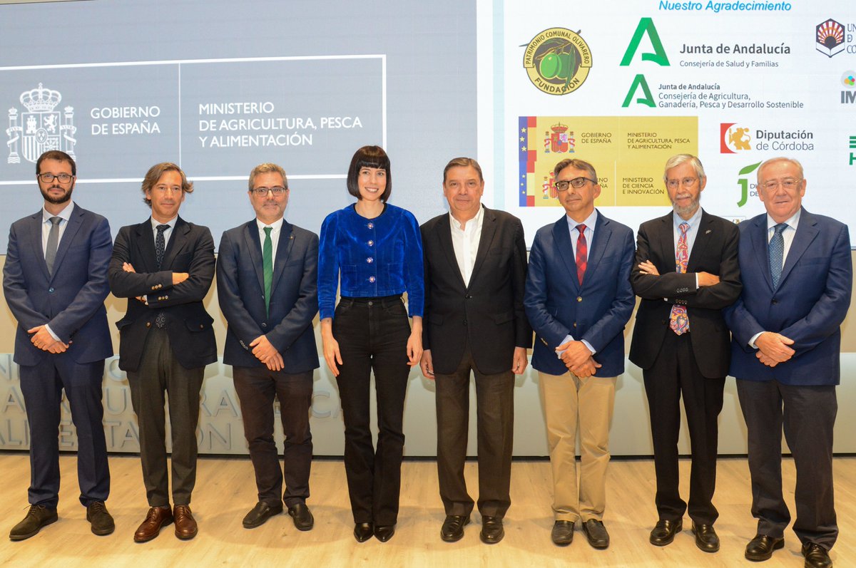 El equipo de <a href="/nymslab/">Nutrigenomica y Sindrome Metabolico - IMIBIC</a> y Medicina Interna @HursInterna del <a href="/HUReinaSofia/">Hospital Universitario Reina Sofía</a>, <a href="/IMIBIC/">IMIBIC</a> y <a href="/Univcordoba/">Universidad Córdoba</a>, presentó el estudio CORDIOPREV al ministro de Agricultura y a la ministra de Ciencia e Innovación. 
<a href="/Sociedad_SEMI/">Sociedad Española de Medicina Interna</a>, <a href="/sea_es/">Arterias Sanas</a>, @CIBER_OBN, @mapagob , <a href="/CienciaGob/">Ministerio de Ciencia, Innovación y Universidades</a>, <a href="/saludand/">Consejería de Sanidad, Presidencia y Emergencias</a>