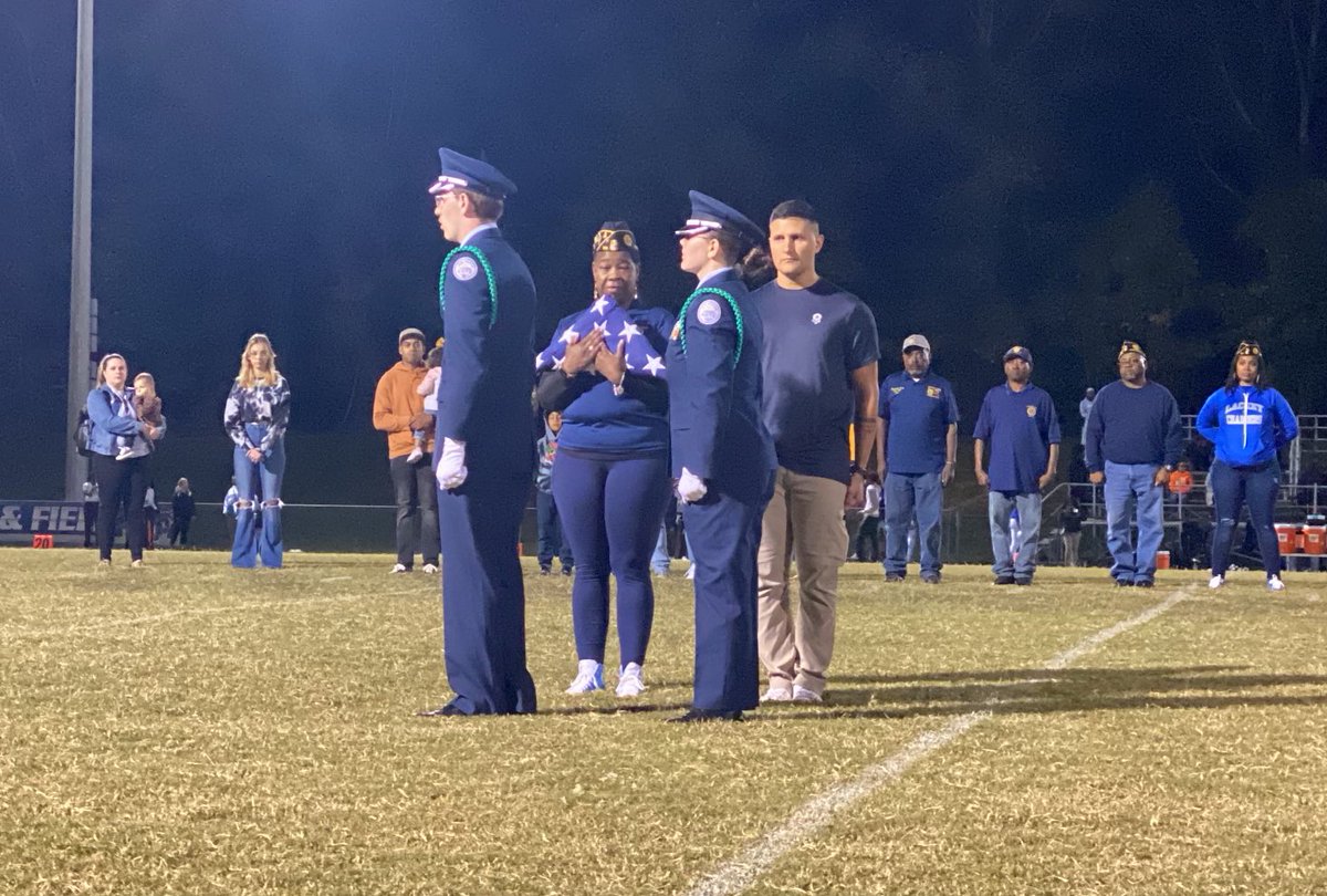 During halftime of last night’s Varsity Football game, we recognized all members of the military in attendance &amp; our JROTC cadets performed a flag folding ceremony. #MilitaryAppreciationNight 
@LackeySports <a href="/CCPS/">Charles County Public Schools</a>