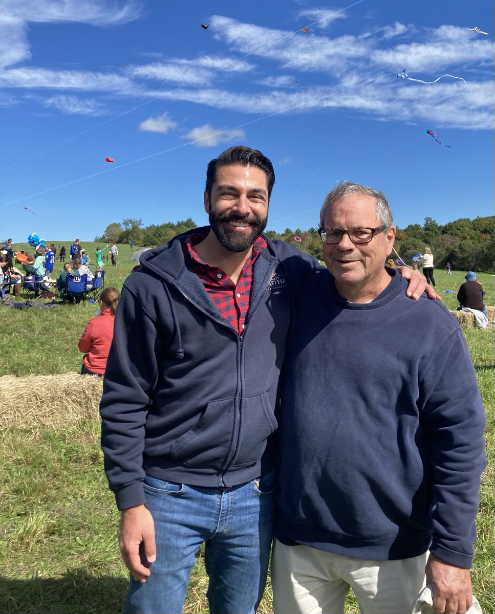 zippity2k's tweet photo. Matt Castelli visiting Artworks’ Kite Festival in Cherry Valley. A great event made all the more memorable by a great candidate for NY CD-21.  He places country before party. ⁦@CastelliMatt⁩ #ny21 https://t.co/KH2z6le9mS