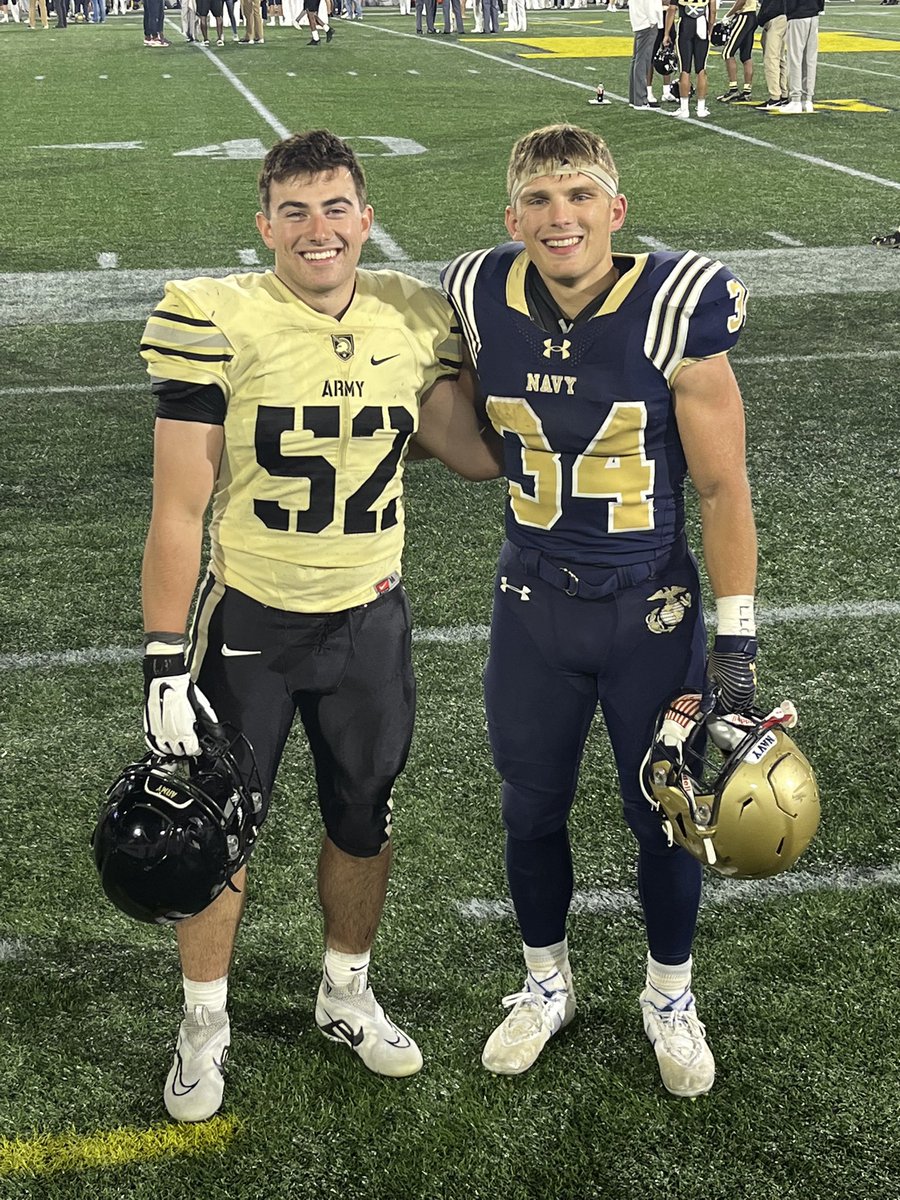 JenniferTotta's tweet photo. When @BVTouchdownclub and @bvsw_wolfpack help shape you into great football players for the Army Navy Sprint Football Game ❤️💙🇺🇸🏈 @alextotta34 @Ryan_Rast_ https://t.co/A8QgieryvK