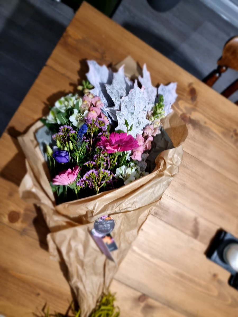 Thank you <a href="/swhertssams/">South West Herts Samaritans</a> Watford <a href="/Samaritans/">Samaritans</a> for my lovely flowers. It was a pleasure to deliver my self-harm #Awareness session to these amazing #volunteers - thanks also for the wonderful feedback :)