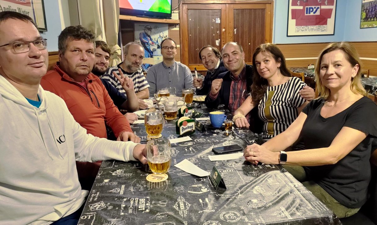SpoluProRadotin's tweet photo. Děkujeme vám, kdo jste nám dali svůj hlas a skrze něj především svou důvěru!

Volby jsou uzavřeny – a nás teď čeká spousta práce. Opozice nyní v Radotíně zastupuje 40 % voličů a věřte nám, že takový závazek bereme vážně. https://t.co/TxqOUFj5Xx